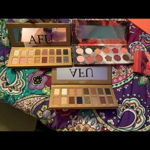3 eyeshadow pallets